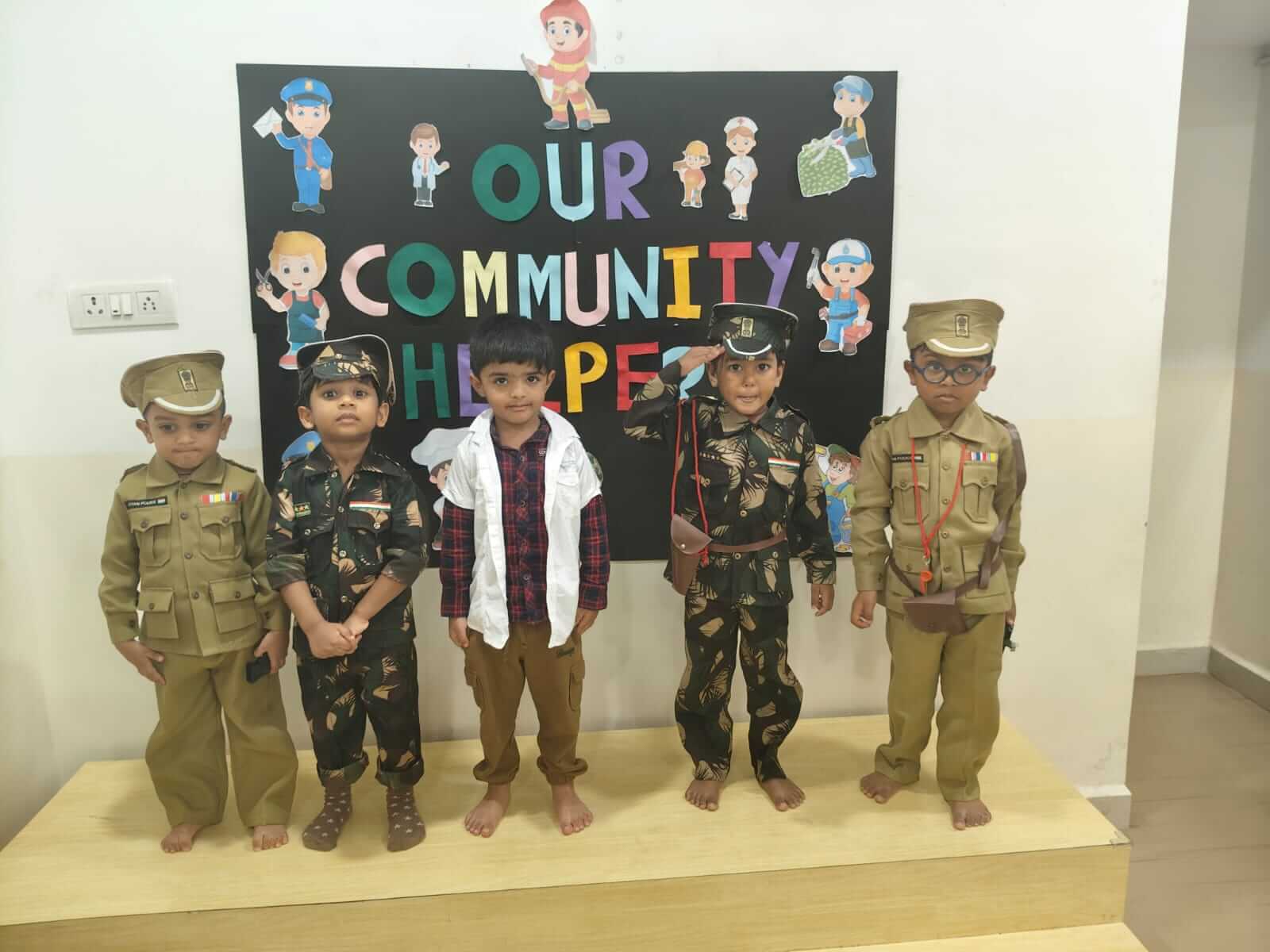 Preschool teacher addressing parents’ questions and concerns – Beginners World